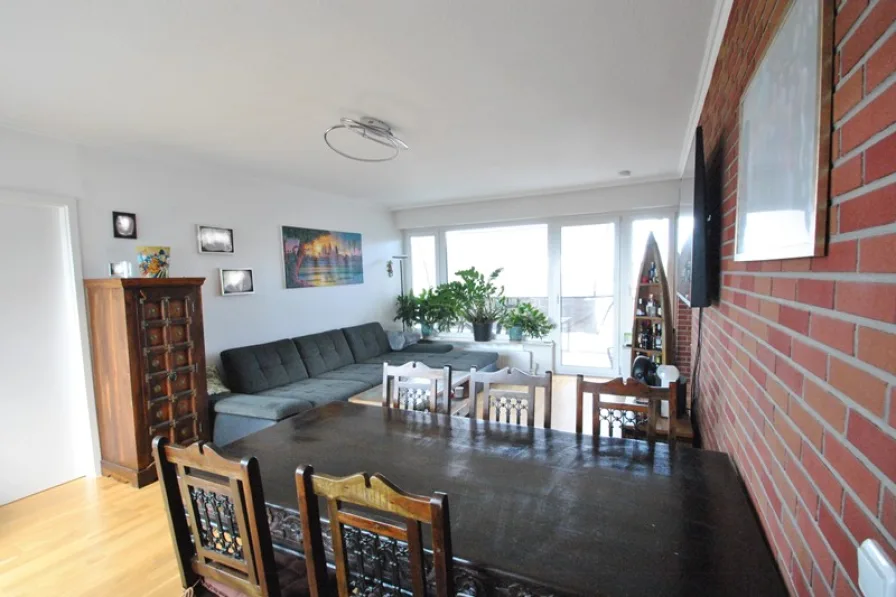 Wohnzimmer - Wohnung kaufen in Frankfurt am Main - Frankfurt-Eckenheim: Außergewöhnliche Penthouse-Wohnung!