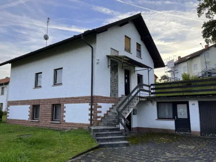 Zweifamilienhaus-sehr viel Platz - Haus kaufen in Jossgrund-Lettgenbrunn - AS-Immobilien.com +++ Eine Sanierung die sich lohnt: 2-Familienhaus auf großem Landgrundstück