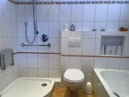 schönes gepflegtes Badezimmer