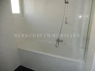  mit Badewanne