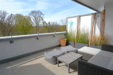 Penthaus Terrasse - Wohnung kaufen in Frankfurt - 3-Zi.-Penthaus-Maisonette mit Dachterrasse am Brentanobad