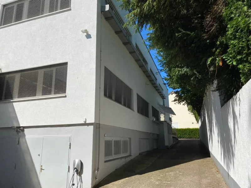Blumenauer(c)-Zufahrt - Büro/Praxis kaufen in Schwalbach - Bürogebäude in zentraler Lage