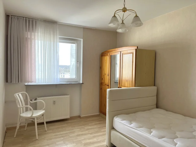Blumenauer(c)- Schlafzimmer - Wohnung kaufen in Bad Soden - Etagenwohnung mit Aussicht