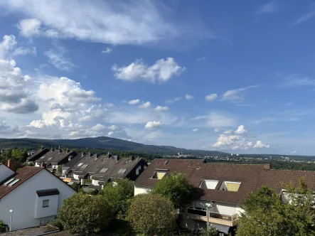 Blumenauer(c)- Titel - Wohnung mieten in Bad Soden am Taunus - Schöne Wohnung mit Blick