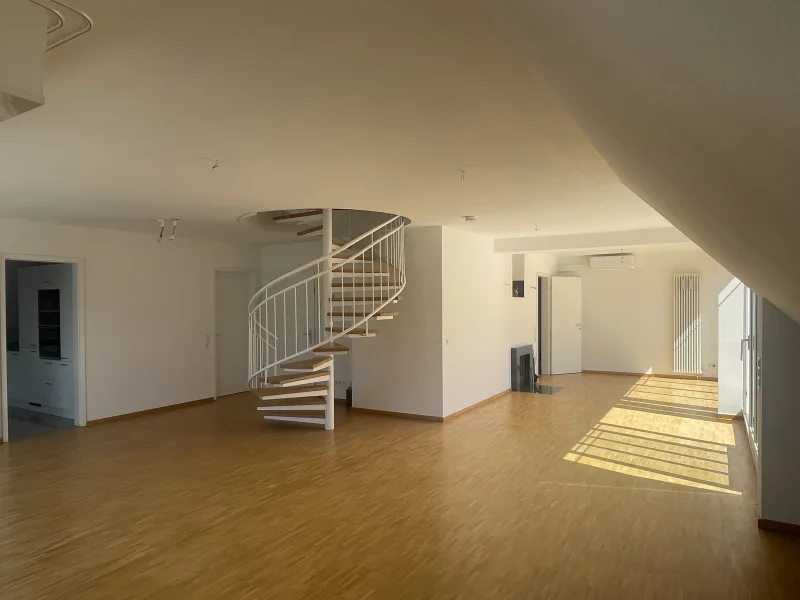 Wohnzimmer - Wohnung mieten in Königstein - Moderne Maisonette-Penthousewohnung in zentraler Lage