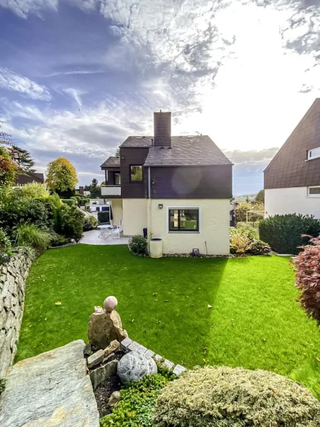 Gartenansicht - Haus mieten in Königstein - Entspanntes Wohnen in ruhiger, grüner Lage...