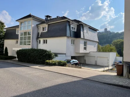 Gebäudeansicht - Wohnung kaufen in Königstein  - Schöne 3 Zimmerwohnung mit Burgblick