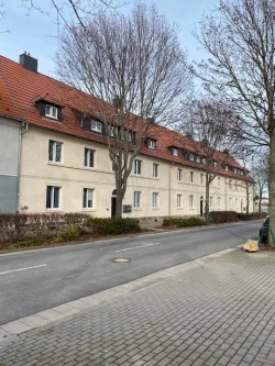 Außenansicht  - Wohnung mieten in Erfurt / Krämpfervorstadt - #ruhige Lage #3-Raum-Wohnung #Tageslichtbad mit Wanne  #Erdgeschoss #Erfurt