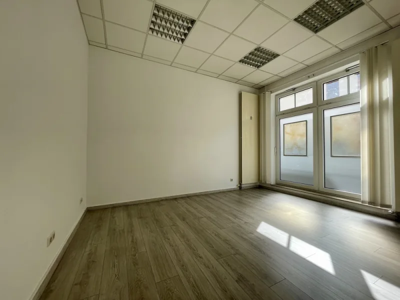 Büro 1