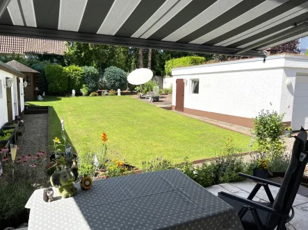 Terrassenblick - Haus kaufen in Rödermark - Charmantes Zweifamilienhaus mit idyllischem Garten in ruhiger Lage von Rödermark-Waldacker!