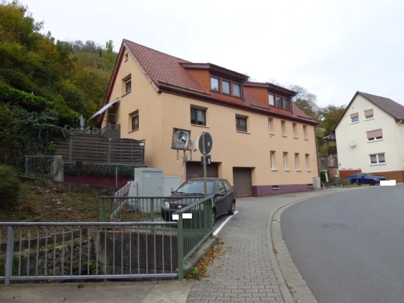 Straßenblick - Haus kaufen in Heppenheim - Vorankündigung: 2 FHS inkl.  Ferienwohnung