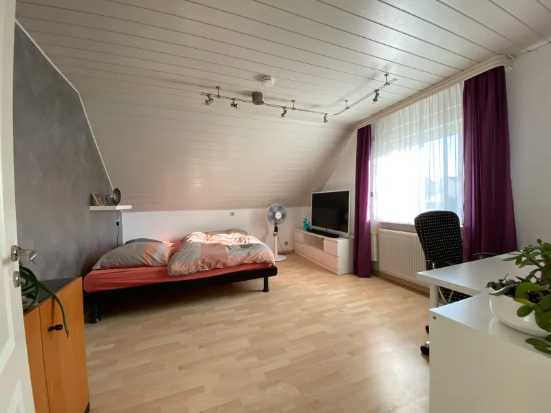 Schlafzimmer 2 OG