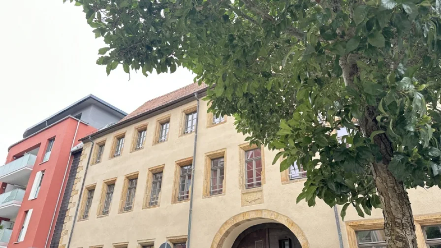 Wohnen im historischen Amtshaus - Wohnung mieten in Gotha - Erstbezug nach Sanierung - Wohnen im Historischen Wohnambiente