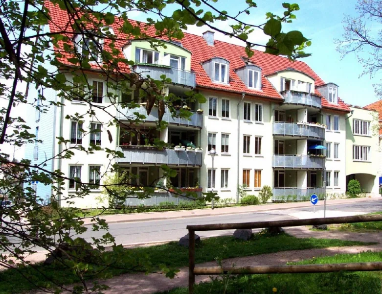 Wohnanlage Lindenauallee - Wohnung mieten in GOTHA - Seniorengerecht Wohnen am Schlosspark