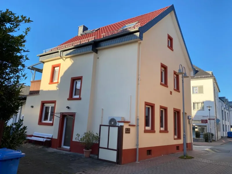 Tittelbild - Haus kaufen in Mörfelden-Walldorf - **Wohn-und Geschäftshaus im Herzen von Walldorf** 264m² Wohn- & Gewerbefläche