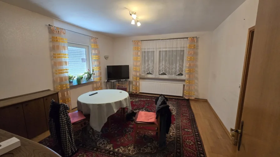 Wohnzimmer - Wohnung mieten in Seeheim-Jugenheim / Balkhausen - Großzügig Erdgeschosswohnung in Waldrandlage