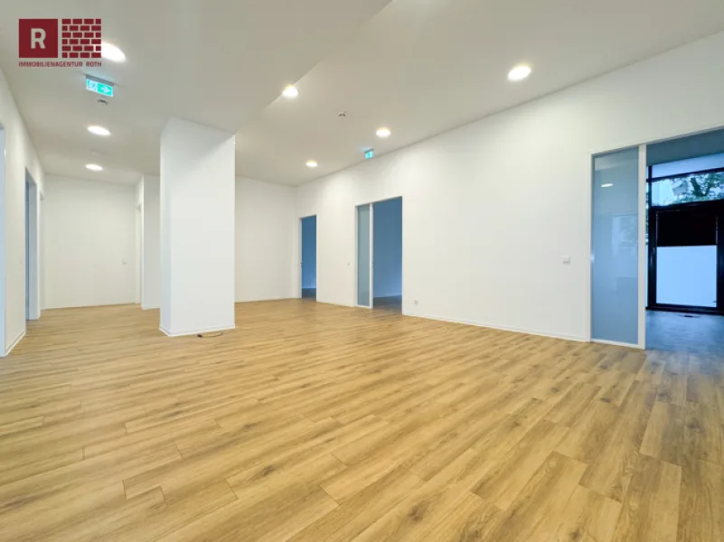 Große Fläche - Büro/Praxis mieten in Frankfurt am Main - Büro/Praxis im Westend! Moderne Büroflächen mit flexibler Raumaufteilung und exklusiver Ausstattung