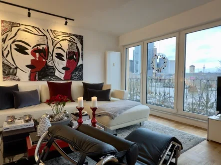  - Wohnung kaufen in Frankfurt am Main - Einzigartige Wohnung mit Main- und Skylineblick in Frankfurt Sachsenhausen