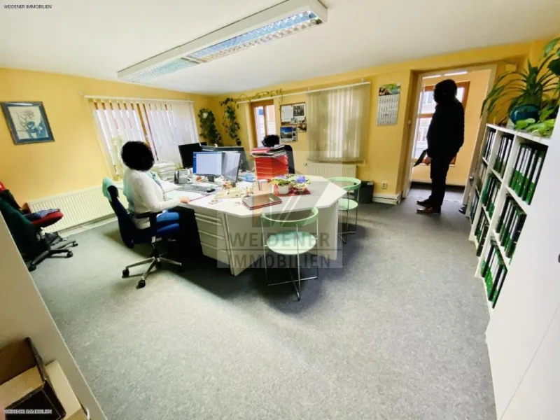 Büro 1