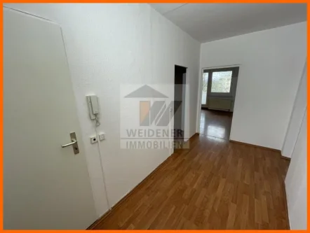 Flur  - Wohnung mieten in Gera - Renovierte 3-Raum-Wohnung mit Balkon nahe des Kaufland-Centers in Lusan!