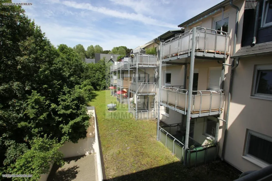 Ansicht hinten  - Wohnung kaufen in Gera - Vermietete 2-Raum Wohnung mit Balkon + Aufzug in Gera-Ost!