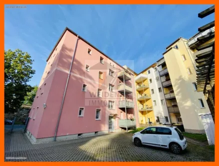 Ansicht hinten - Wohnung mieten in Gera - Gemütliche 3-Raum Wohnung mit Balkon, Bad mit Dusche & Wanne!