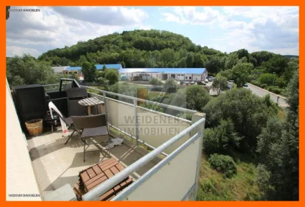 Balkon - Wohnung mieten in Gera - Traum unterm Dach mit Blick ins Grüne! 2 Raum Wohnung mit riesigem Wohnzimmer im Gessental