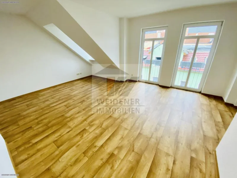 Wohnbereich - Wohnung mieten in Weida - Über den Dächern von Weida! Tolle 1 Raum Wohnung mit offener Küche und Duschbad