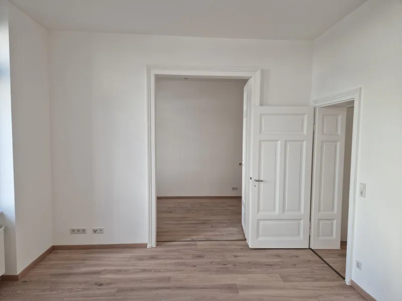 Wohnzimmer - Wohnung mieten in Hanau - Sanierte 3 Zi-Altbau für Single oder Pärchen in Lamboy