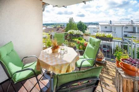 Böick vom Balkon im 1.OG - Wohnung kaufen in Ober-Ramstadt - Ihr Traum vom Wohnen mit Weitblick: Zwei großzügige Eigentumswohnungen in Ober-Ramstadt