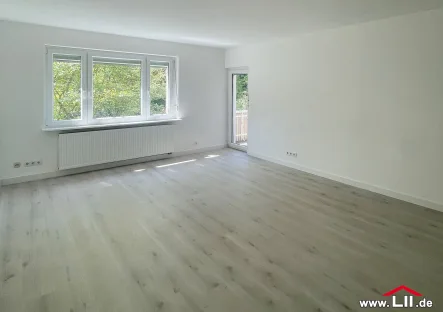 Wohnzimmer - Wohnung kaufen in Frankfurt - Ruhig und zentral, 3 Zimmer (2SZ) 