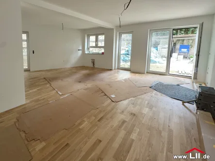  - Wohnung kaufen in Frankfurt - ca. 145qm Außenfläche, 3 Zimmer EG-Wohnung