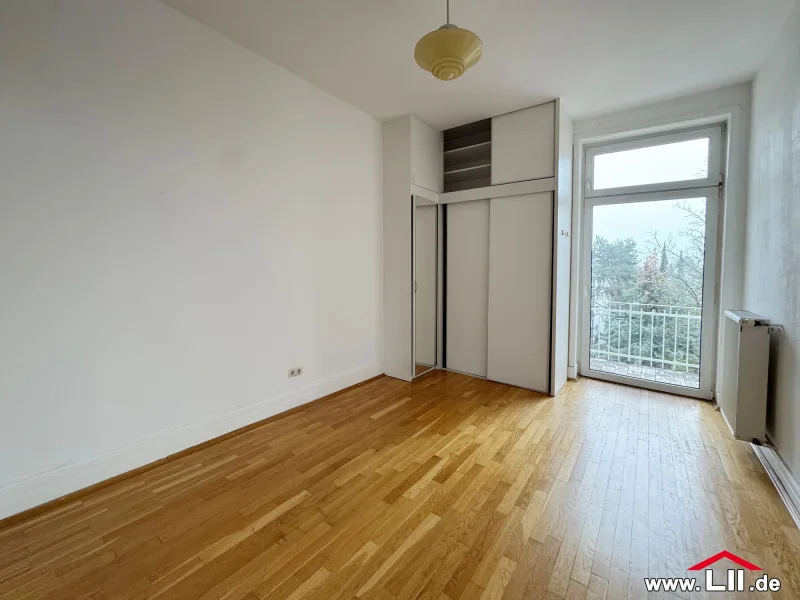 Schlafzimmer mit Einbauschrank