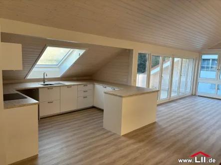  - Wohnung mieten in Kronberg im Taunus - schöne Maisonette-Wohnung mit Loggia