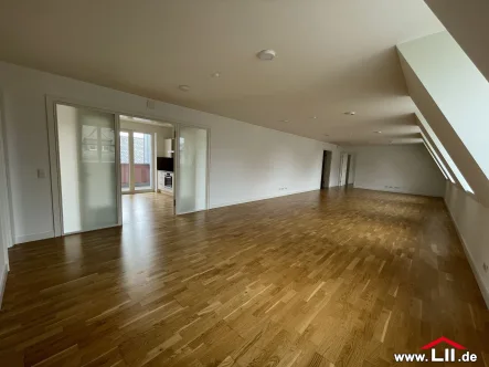 Wohnzimmer - Wohnung mieten in Frankfurt - Exklusives Wohnen mit Blick über die Dächer der Neuen Altstadt