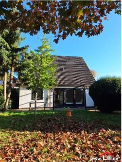 Ansicht - Haus mieten in Friedrichsdorf - Ruhiges Haus in Friedrichsdorf/Ts. mit goßem Garten