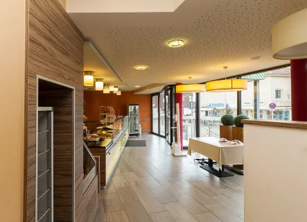 Verkaufsraum Ansicht1 - Laden/Einzelhandel kaufen in Darmstadt - Großzügiges Café mit eigener Bäckerei