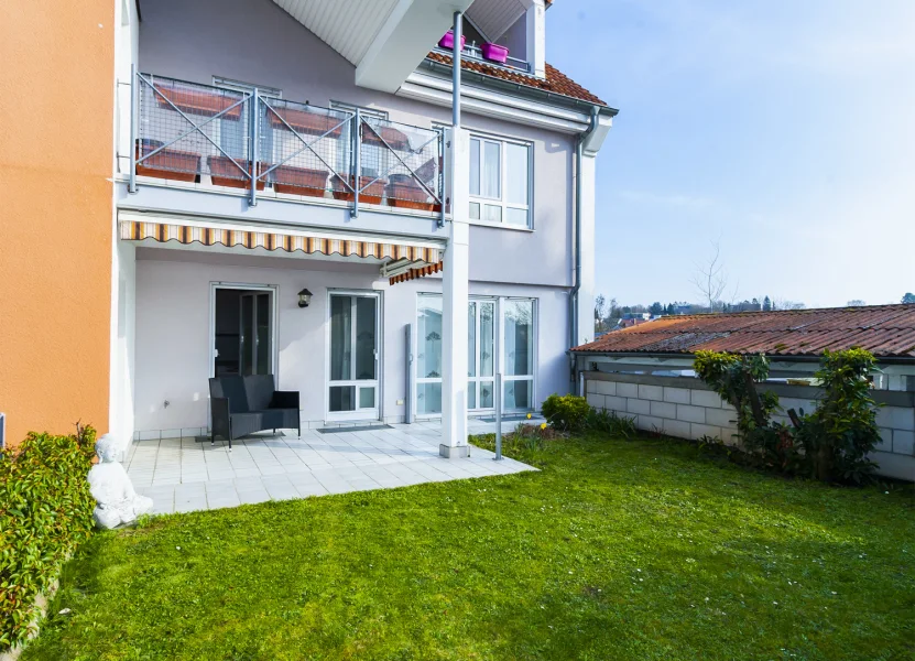 Terrasse Gartenansicht - Wohnung kaufen in Ober-Ramstadt - Helle 3-Zi.-ETW mit Stellplatz u. alleiniger Gartennutzung in Ober-Ramstadt