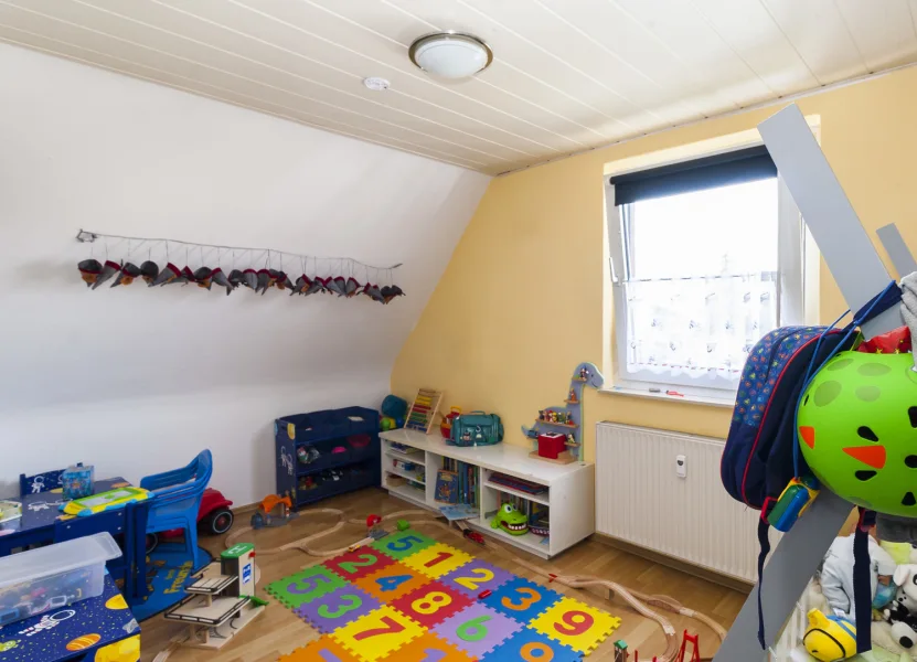 Haus 12 DG Kinderzimmer2