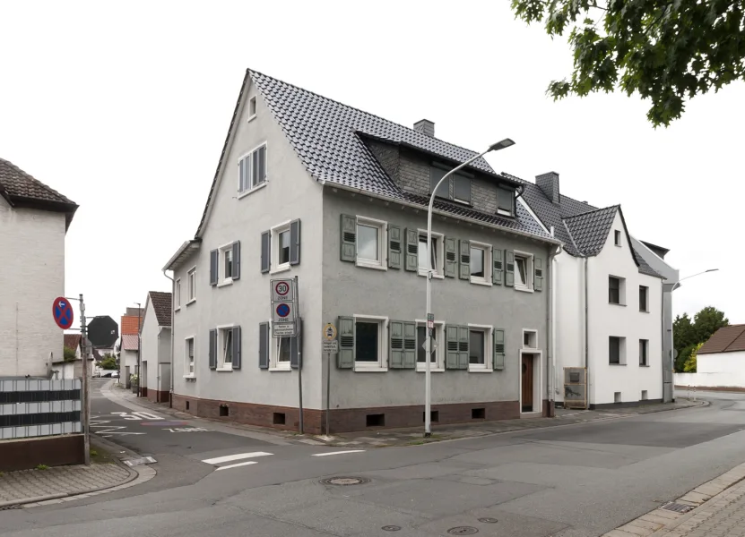 Ansicht Straßenseite1 - Haus kaufen in Griesheim - Vollvermietetes 3-FH mit Nebengebäude in schöner Lage von Griesheim