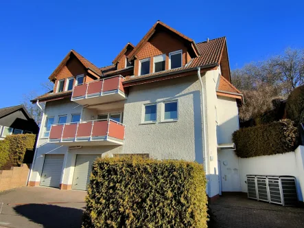 Außenansicht - Haus kaufen in Taunusstein - Attraktives Zweifamilienhaus in bevorzugter Lage von Taunusstein-Hahn mit tollem Fernblick