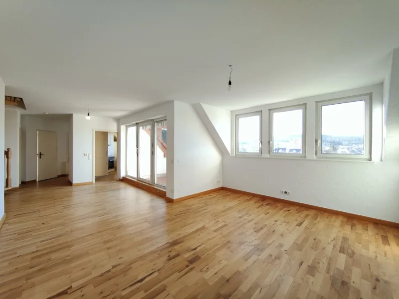 Wohn-Essbereich - Wohnung kaufen in Taunusstein - Moderne, großzügige 4 ½ Zimmer-Maisonette Wohnung in beliebter, sonniger Blicklage von Taunusstein!