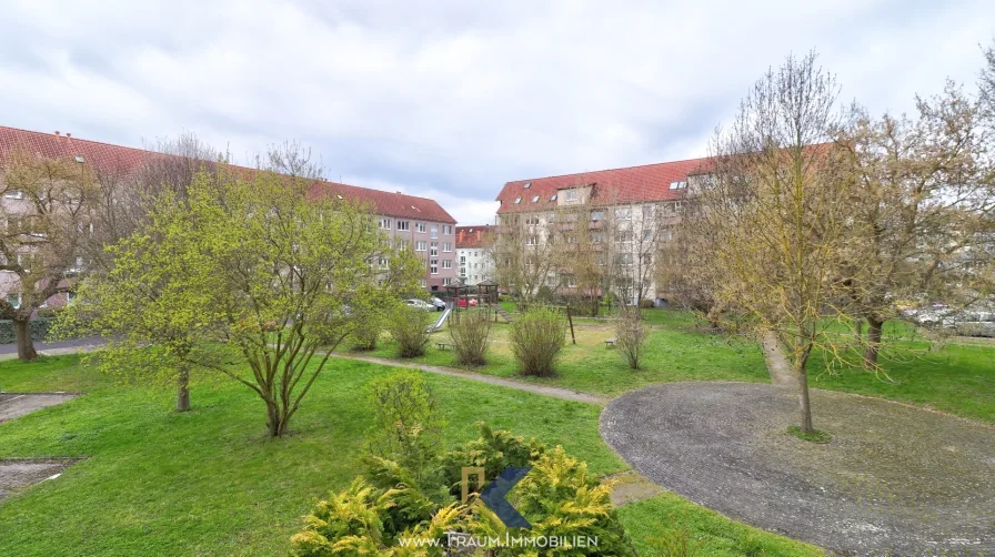 www.Traum.Immobilien - Wohnung mieten in Mühlhausen - helle 3 Zimmer Wohnung mit Einbauküche, Balkon und PKW-Stellpl.