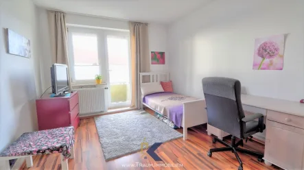 www.Traum.Immobilien - Wohnung mieten in Mühlhausen/Thüringen - Schickes 1-Raum Appartment mit Balkon und Pkw-Stellplatz