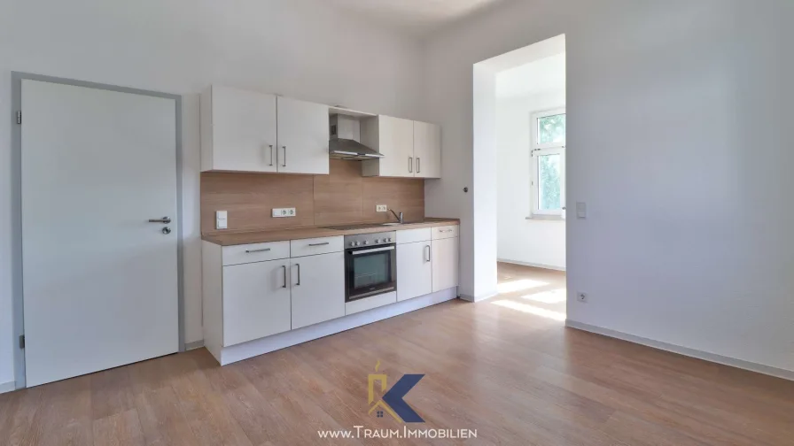 www.Traum.Immobilien - Wohnung mieten in Mühlhausen/Thüringen - geräumige 4 Zi.-Whg. mit Einbauküche und PKW-Stellplatz