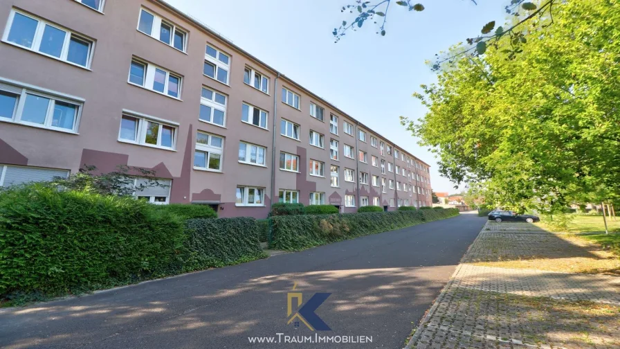 www.Traum.Immobilien - Wohnung mieten in Mühlhausen/Thüringen - helle 2 Zi.-Whg. mit Balkon und PKW-Stellplatz