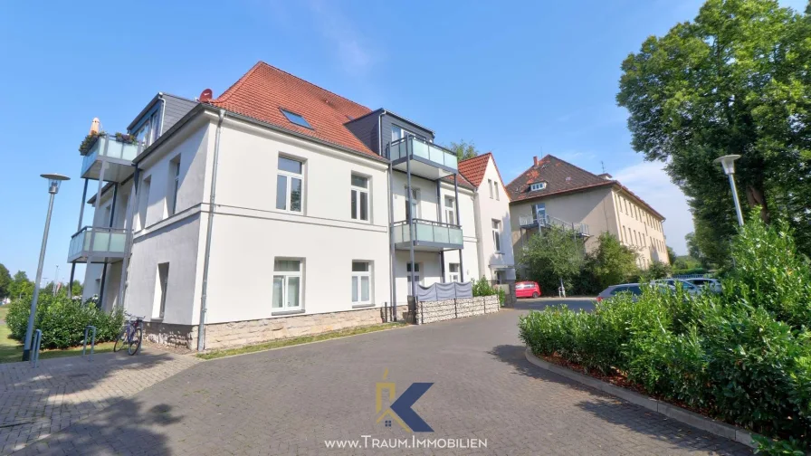 www.Traum.Immobilien - Wohnung mieten in Mühlhausen - Einbauküche, Balkon und PKW-Stellplatz! 3-Zi.-Whg. im 1. Obergeschoss