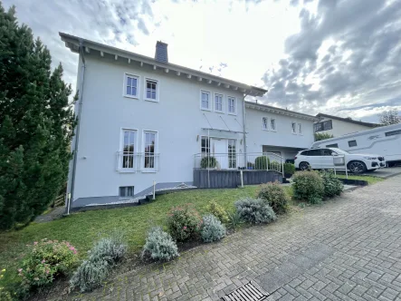 Vorderseite - Haus kaufen in Braunfels / Philippstein - Hier erwarten Sie Luxus und Lebensqualität in Perfektion!KEINE KÄUFERPROVISION