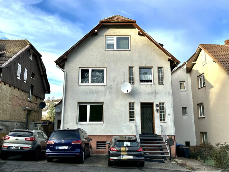 Frontansicht - Haus kaufen in Bad Hersfeld - Ihre Kapitalanlage: Dreifamilienhaus im Herzen von Bad Hersfeld! Keine Käuferprovision!