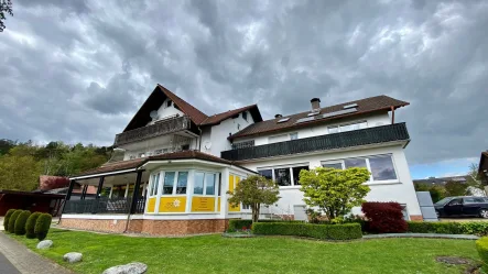 Außenansicht - Wohnung mieten in Bad Zwesten - Schöne 3ZKB Dachgeschosswohnung in Bad Zwesten!